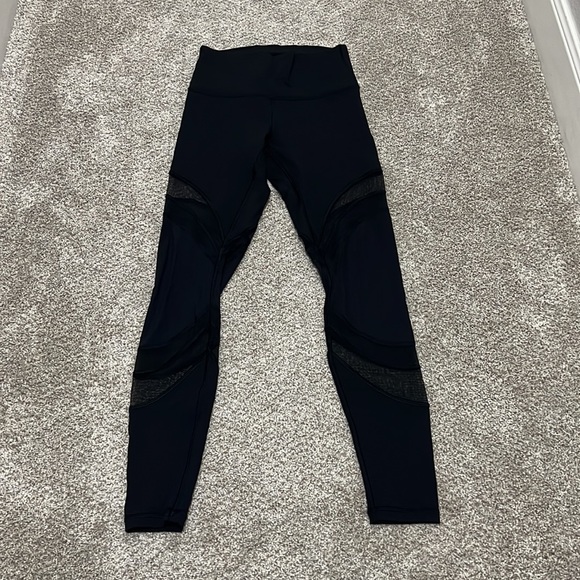 EUC Black Lululemon Sheer ZigZag Leggings Size 6 - Picture 4 of 7